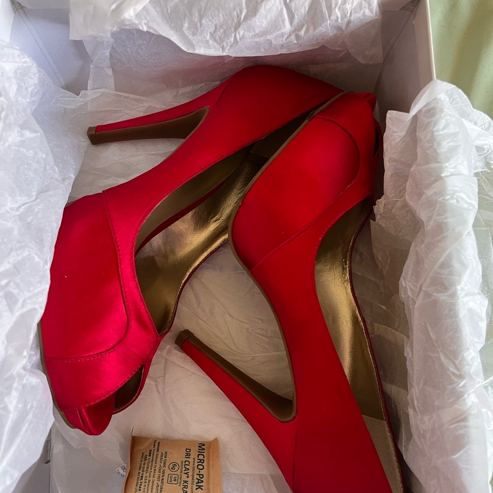 Nine West Women's Red Satin Paws Peep Toe Pumps - Picture 2 of 14